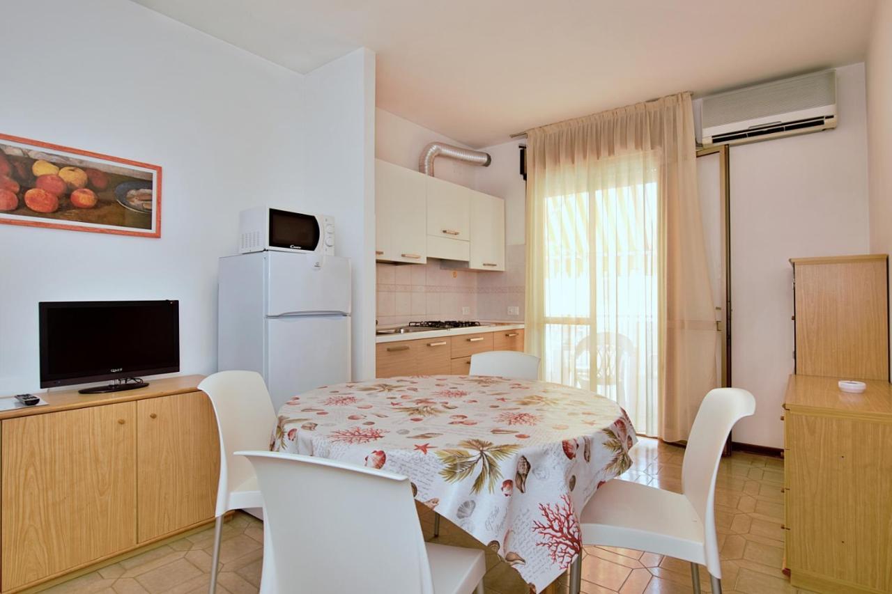 Residenza Canova Lignano Sabbiadoro Eksteriør billede
