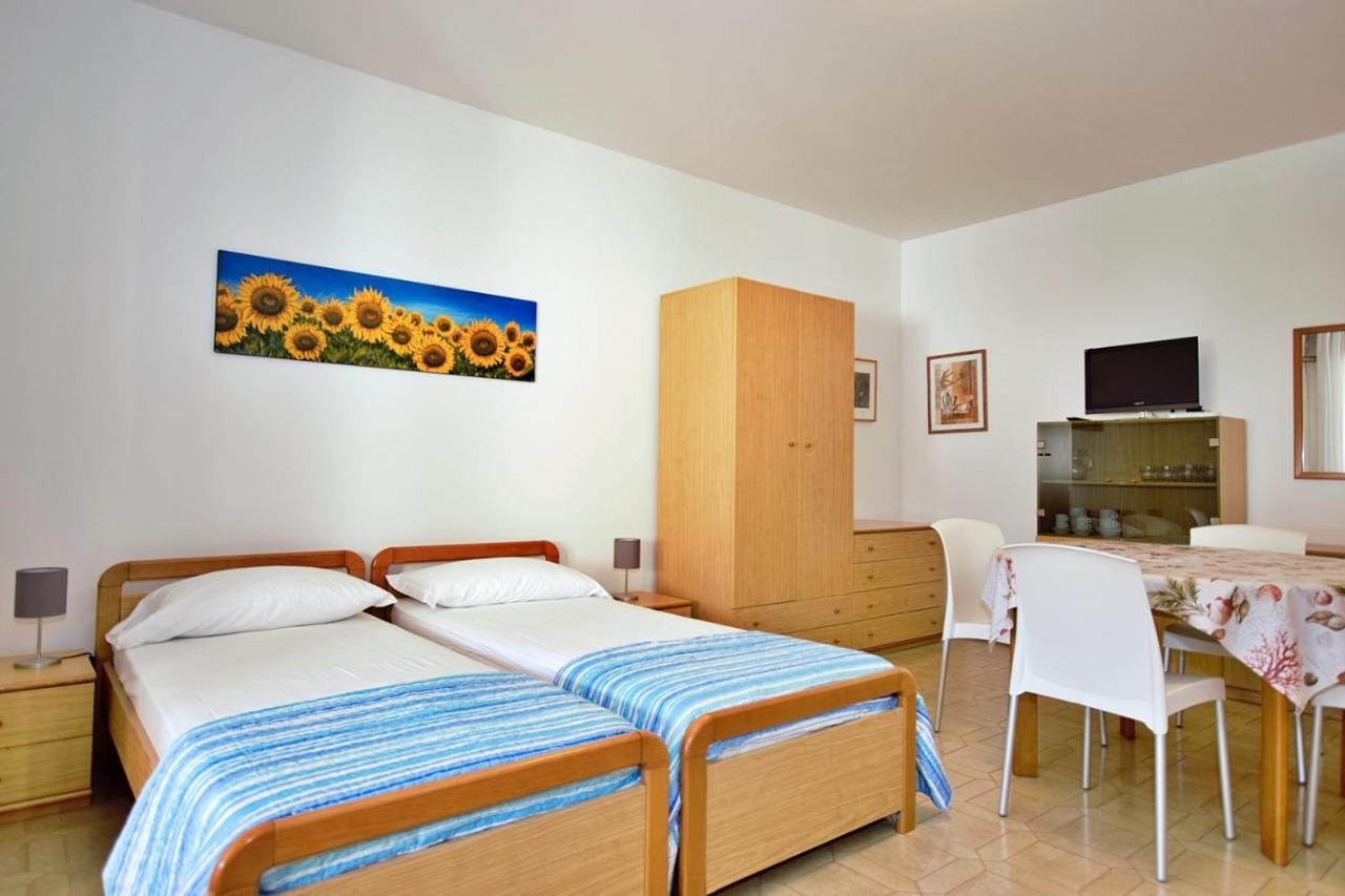 Residenza Canova Lignano Sabbiadoro Eksteriør billede