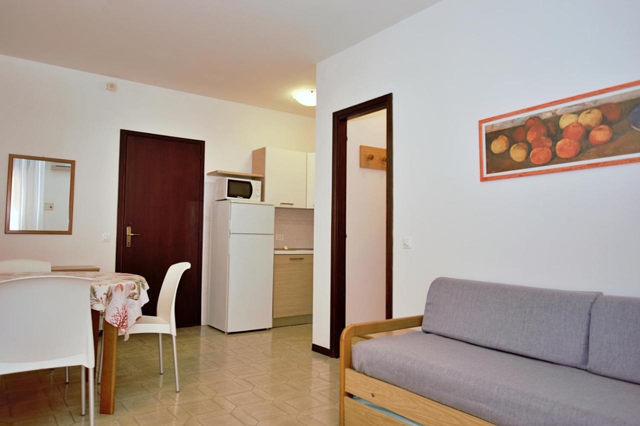 Residenza Canova Lignano Sabbiadoro Eksteriør billede