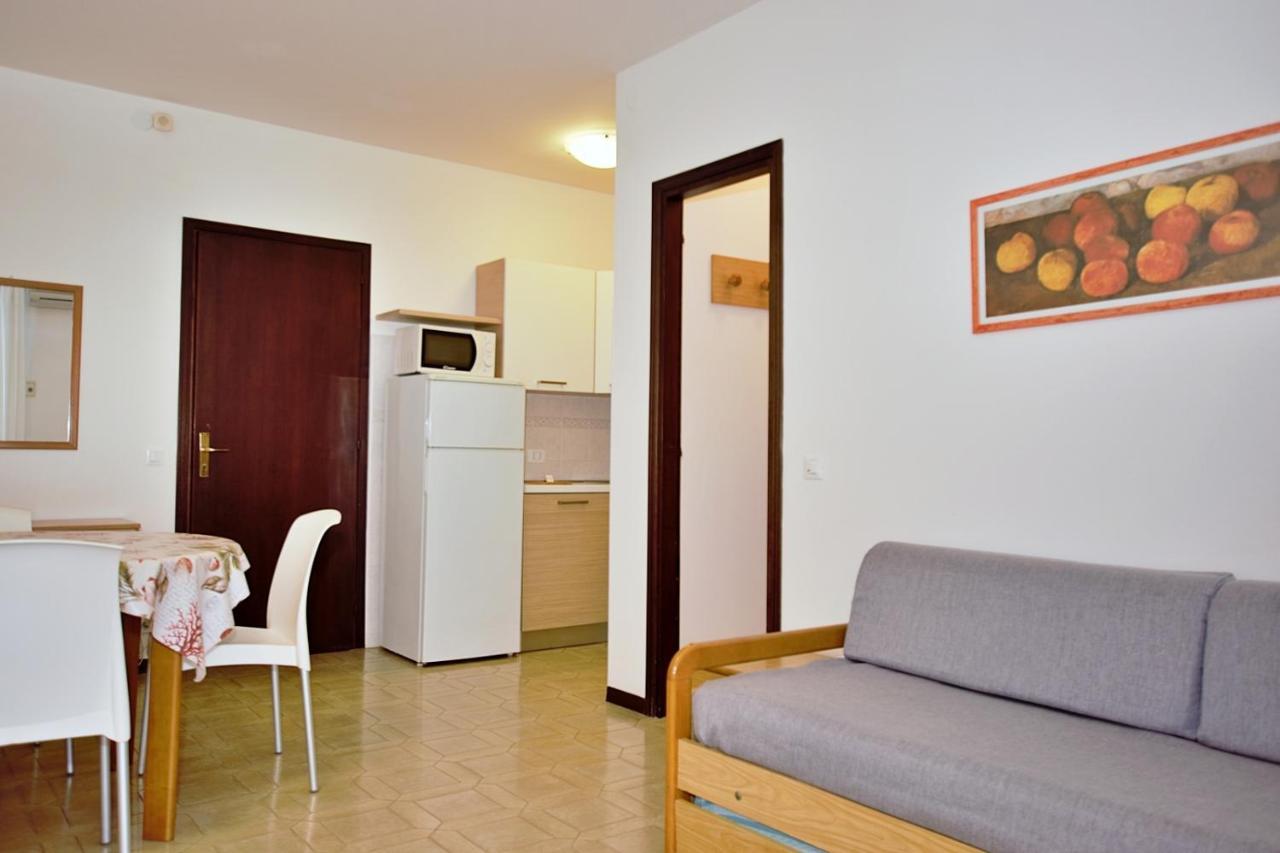 Residenza Canova Lignano Sabbiadoro Eksteriør billede